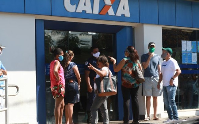 Auxílio emergencial: 4 milhões podem sacar R$ 600 nesta quinta; veja calendário