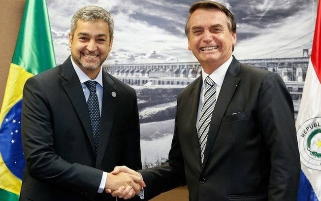 Bolsonaro anuncia reabertura da fronteira do Brasil com o Paraguai