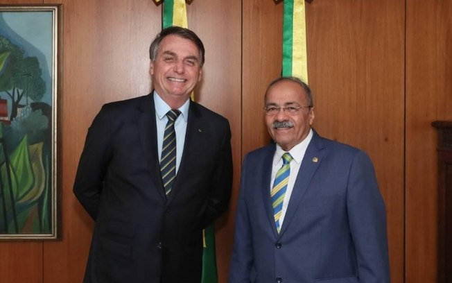 Bolsonaro disse ter “quase uma união estável” com Chico Rodrigues; veja o vídeo