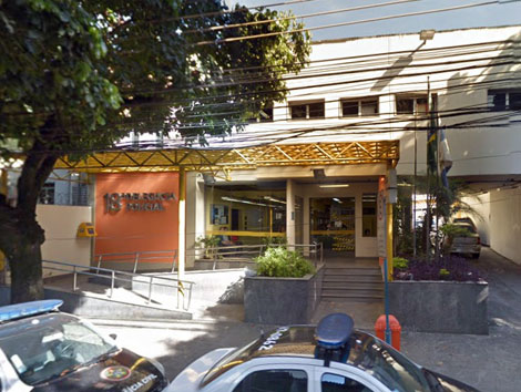 Foragido da Justiça por roubo é preso por policiais da delegacia da Praça da Bandeira