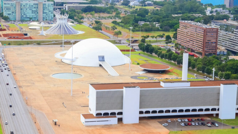 ‘Adote uma Praça’: corredor de cultura no coração de Brasília