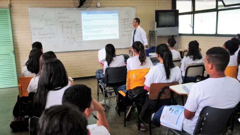 Novo plano de carreira para Magistério e Assistência