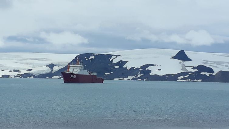 Ministro busca verbas para montar novo módulo científico na Antártica