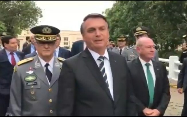 ‘Luta das Forças Armadas é por democracia e liberdade’, diz Bolsonaro em vídeo