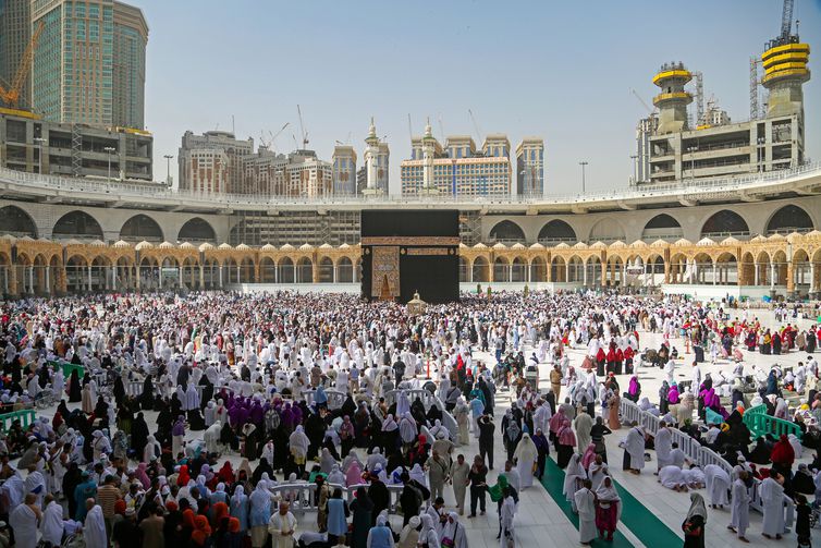 China vai proibir peregrinação individual a Meca a partir de dezembro