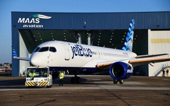 JetBlue apresenta seu primeiro Airbus A220