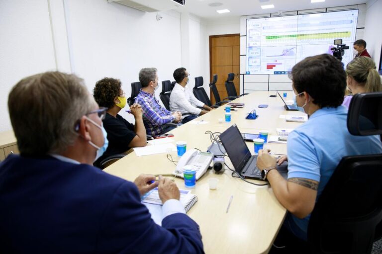 Secretarias dialogam sobre retomada de cirurgias eletivas e reordenamento de UTIs