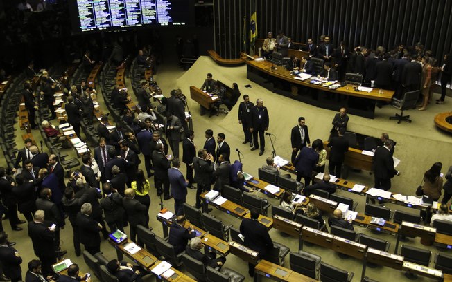 Devido a obstruções, Câmara dos Deputados adia votações