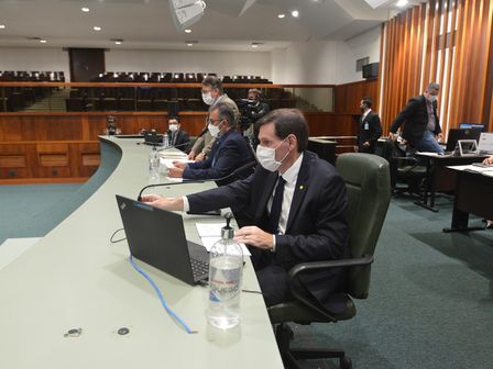 Deputados têm 64 processos legislativos na pauta desta 4ª-feira, 21