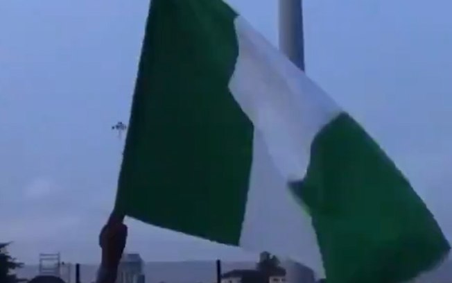Polícia reprime protesto a tiros na Nigéria; assista