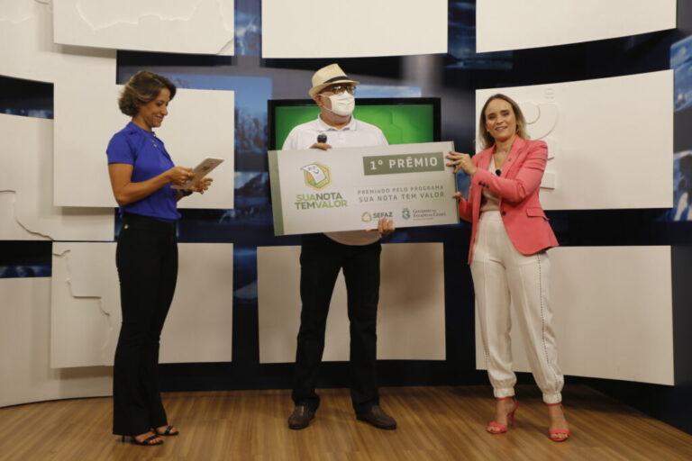 Governo do Ceará entrega prêmios aos ganhadores do 3º sorteio do Sua Nota Tem Valor