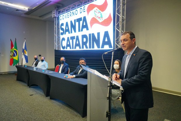 Em visita ao Centro de Eventos de Balneário Camboriú, governador Carlos Moisés confirma concessão do empreendimento