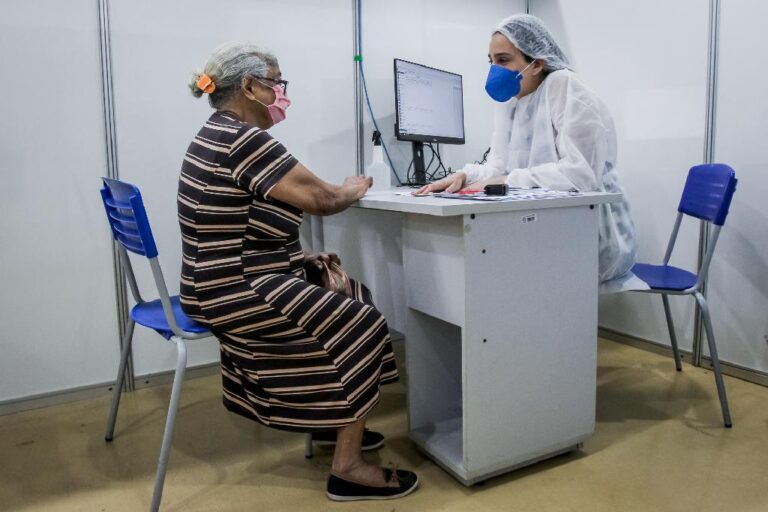 Escola de Saúde Pública realiza seminário sobre políticas e atendimento aos idosos