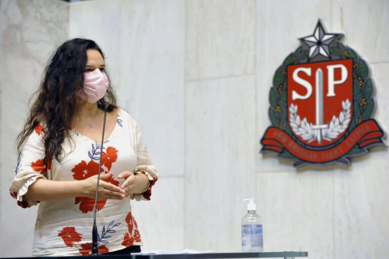 Janaina Paschoal apoia emendas parlamentares do deputado Delegado Olim sobre a Polícia Civil