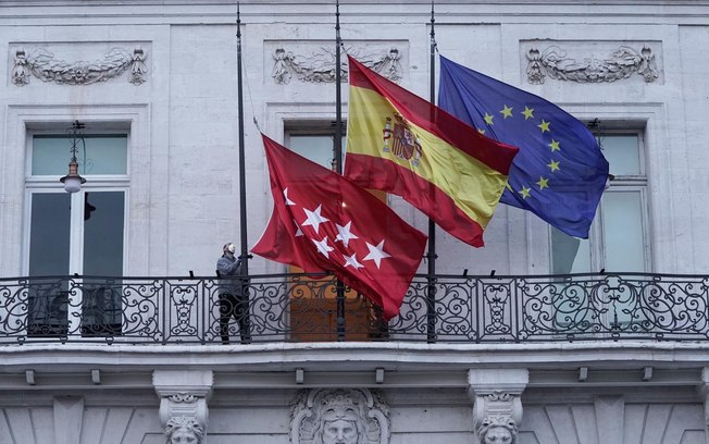 Espanha volta a decretar estado de emergência para conter Covid-19