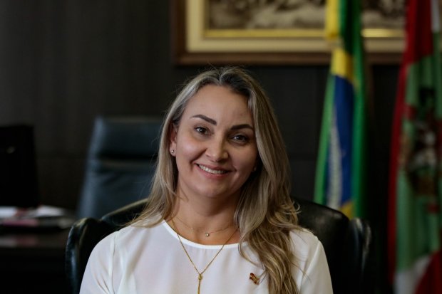Daniela Reinehr convoca secretariado em primeiro ato como governadora interina