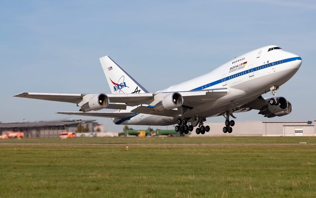 Boeing 747 Sofia encontra água na Lua