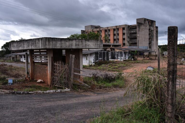 Governo de Mato Grosso vai retomar obra do Hospital Central; proposta apresentada é 20% menor que previsão