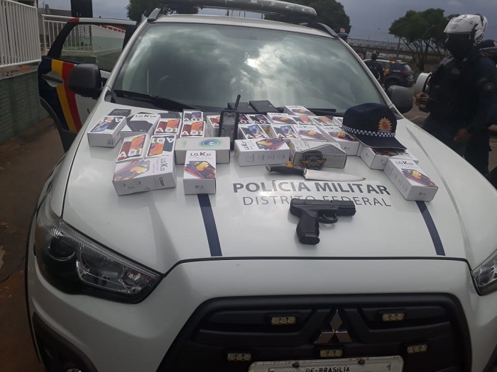 PMDF prende em flagrante assaltantes em loja e liberta os reféns em Taguatinga