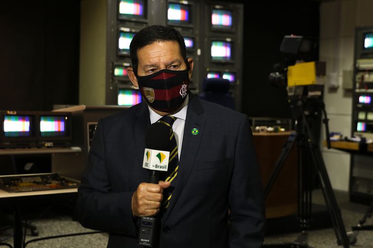 Mourão diz que posição do governo não é por uma Constituinte