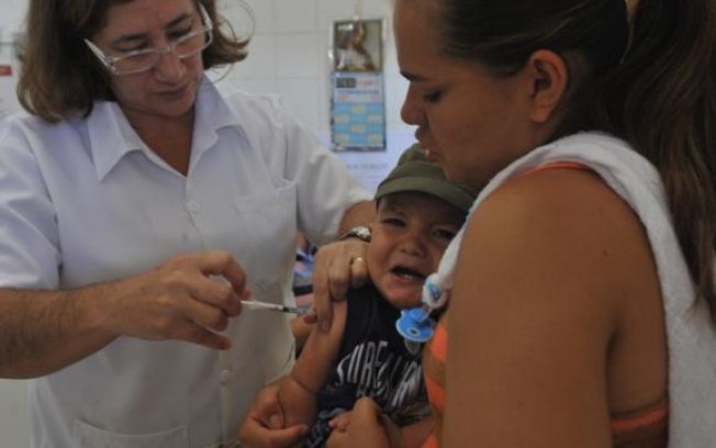 7 milhões de crianças ainda não foram vacinadas contra a paralisia infantil