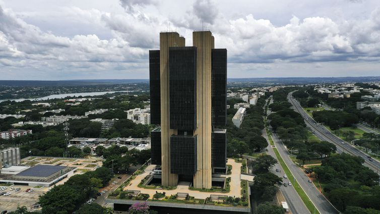 Copom mantém juros básicos da economia em 2% ao ano