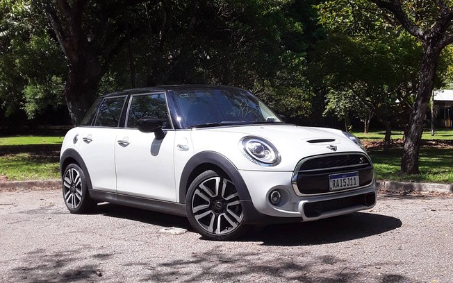 Mini Cooper S 5 portas: mais prático e ainda irreverente