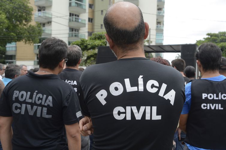Polícia faz ação contra milícia em Belford Roxo, no Rio