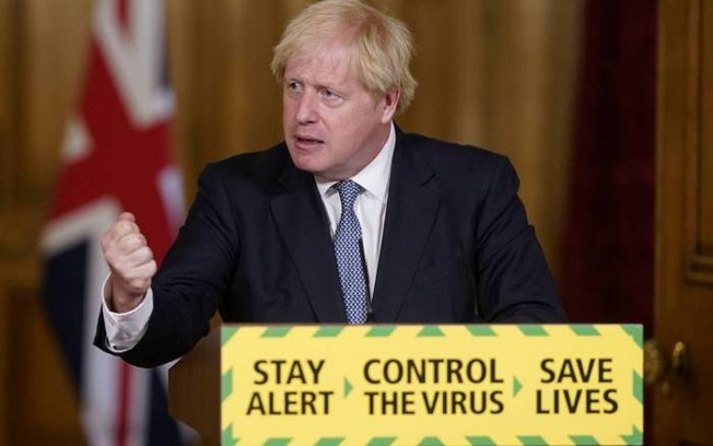 Primeiro-ministro da Inglaterra anuncia confinamento para conter Covid-19
