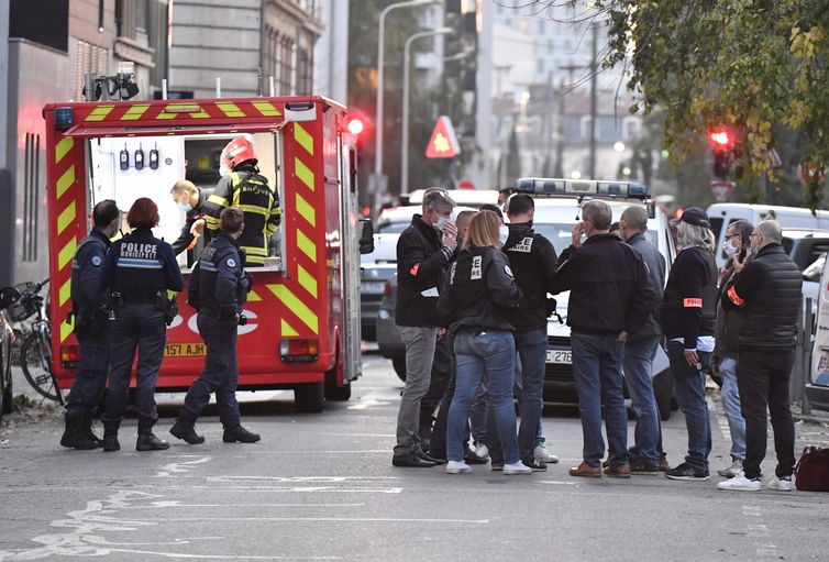 Padre ortodoxo é baleado ao fechar igreja na cidade francesa de Lyon
