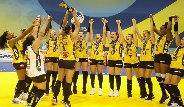 Após conquistar Super Vôlei, Praia Clube volta e enfrentar o Flamengo no Guanandizão pela Supercopa