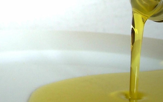 Você sabe como identificar azeite de oliva? Confira dicas para não comprar falso