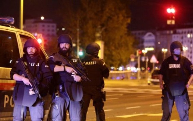 Polícia confirma segunda vítima fatal em ataque a sinagoga em Viena