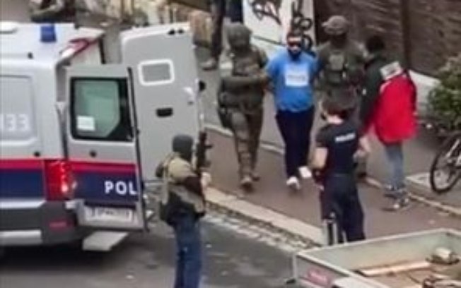 Suspeito do ataque terrorista em sinagoga é preso em Viana; veja o vídeo