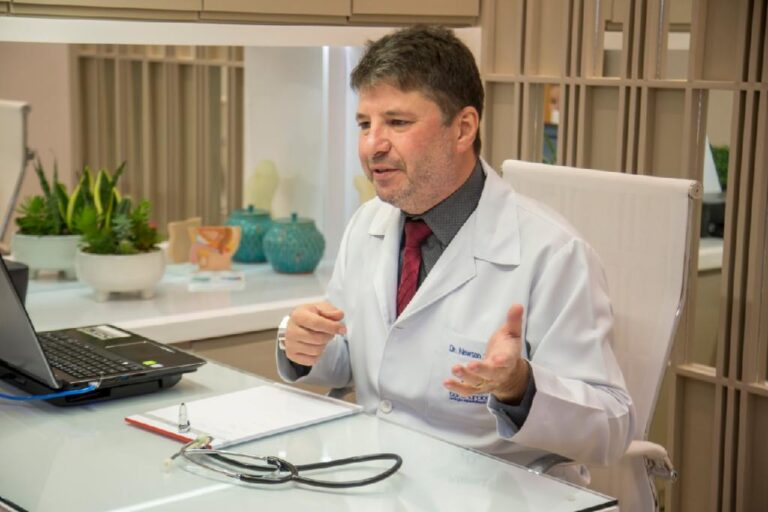 Urologista do Mato Grosso Saúde alerta que exame de sangue não descarta toque retal no diagnóstico do câncer de próstata