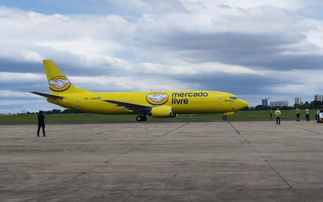 Primeiro Boeing 737-400 com pintura do Mercado Livre é flagrado