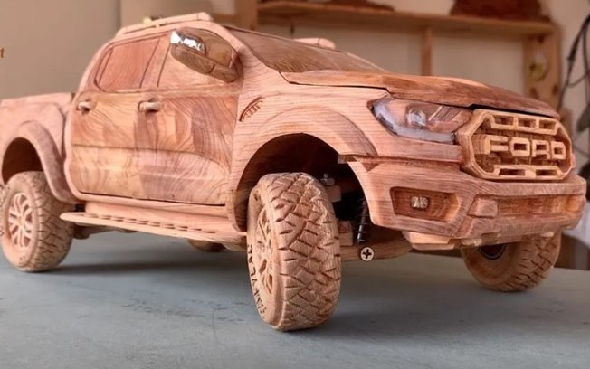 Ford Ranger de madeira impressiona pelas funcionalidades