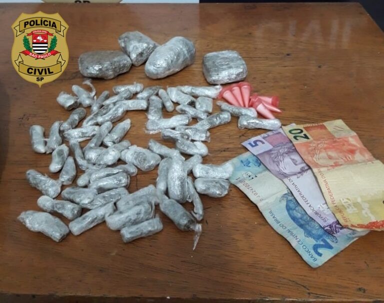 Dise de Marília detém homem com mais de 60 porções de maconha e cocaína