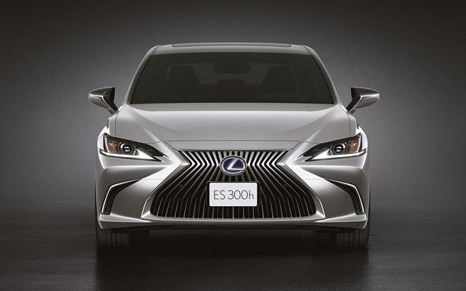Sedã híbrido, Lexus ES 300h 2021 estreia com novos equipamentos