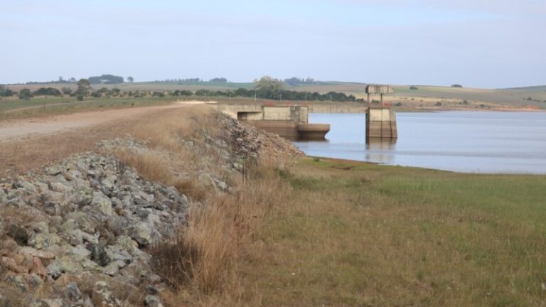 Governo atualiza outorgas para duas barragens e estabelece prazo de entrega do plano de segurança