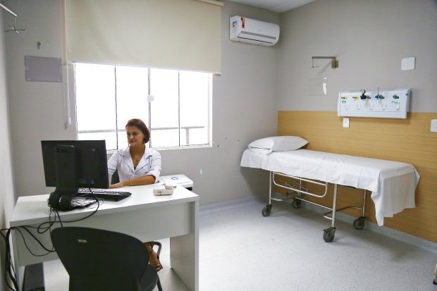 Unidades de saúde na capital, em Araranguá e em São Miguel do Oeste estão com vagas de trabalho abertas