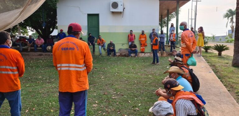 Servidores do DER em Rolim de Moura participam de palestra da Campanha de Prevenção ao Assédio Moral e Sexual