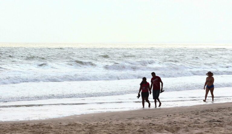 Praias da Região Metropolitana de São Luís se mantêm próprias para banhistas
