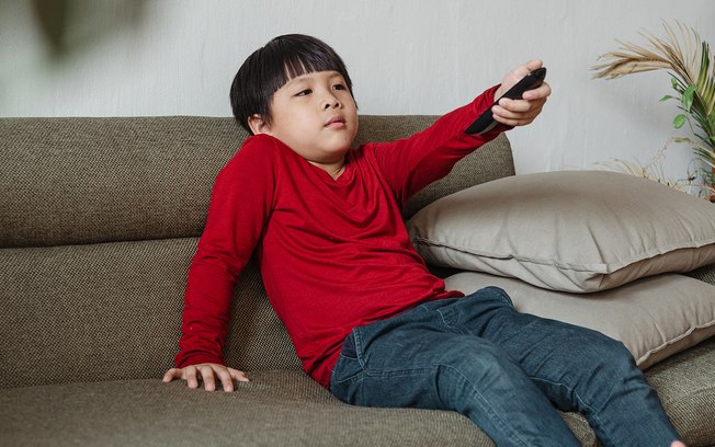 Menino chinês engole 123 ímãs enquanto assistia televisão