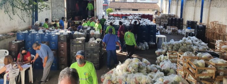 Estudantes da região Central de Minas recebem produtos da agricultura familiar