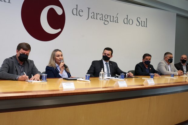Em Jaraguá do Sul, governadora discute melhorias para saúde e infraestrutura do Vale do Itapocu