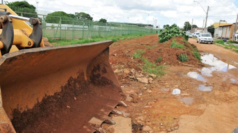 Brazlândia amplia rede de drenagem e pavimentação