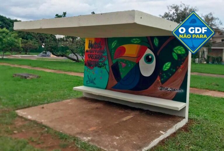 Paradas de ônibus com cara nova no Park Way