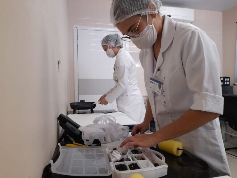 Laboratório do Hospital Metropolitano confecciona órtese e melhora qualidade de vida de adolescente