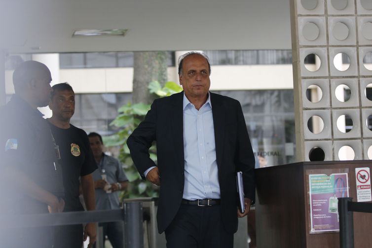 Ex-governador Pezão é internado com diagnóstico de covid-19